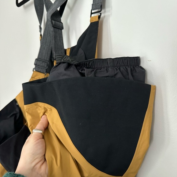 Burton AK Gore-Tex 2L Kimmy Bib Snowpants Woodthrush - Picture 14 of 15